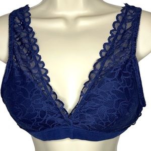 Jessica Simpson lace bra/bralette Never Worn -lightly padded-Size Medium Navy